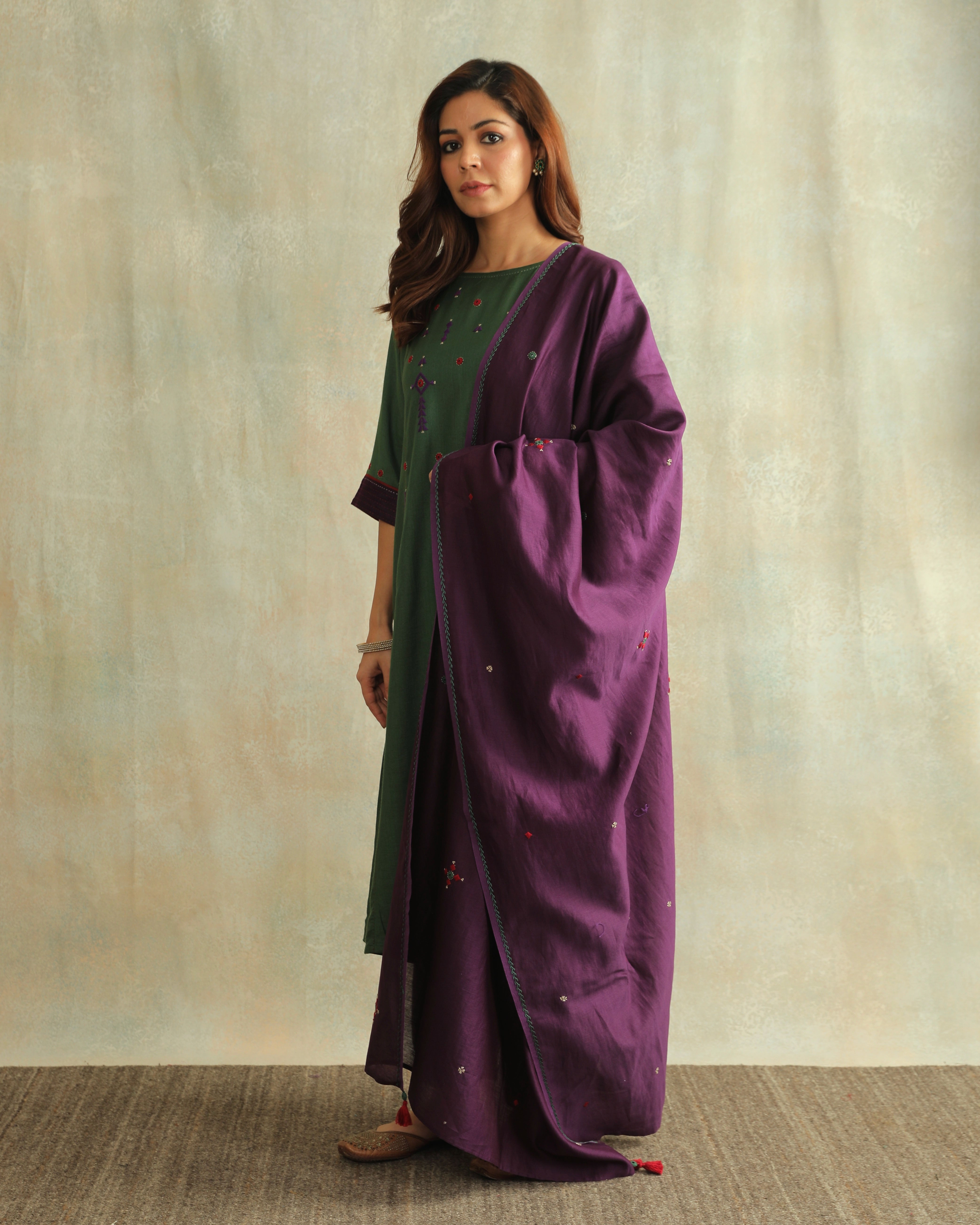 Pratha Green Round-Neck Cotton-Silk Kurta With Soof Hand Embroidery