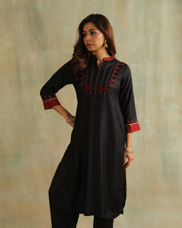 Pratha Black A-Line Cotton-Silk Kurta With Soof Hand Embroidery