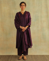 Pratha Jamuni V-Neck Cotton-Silk Kurta With Soof Hand Embroidery
