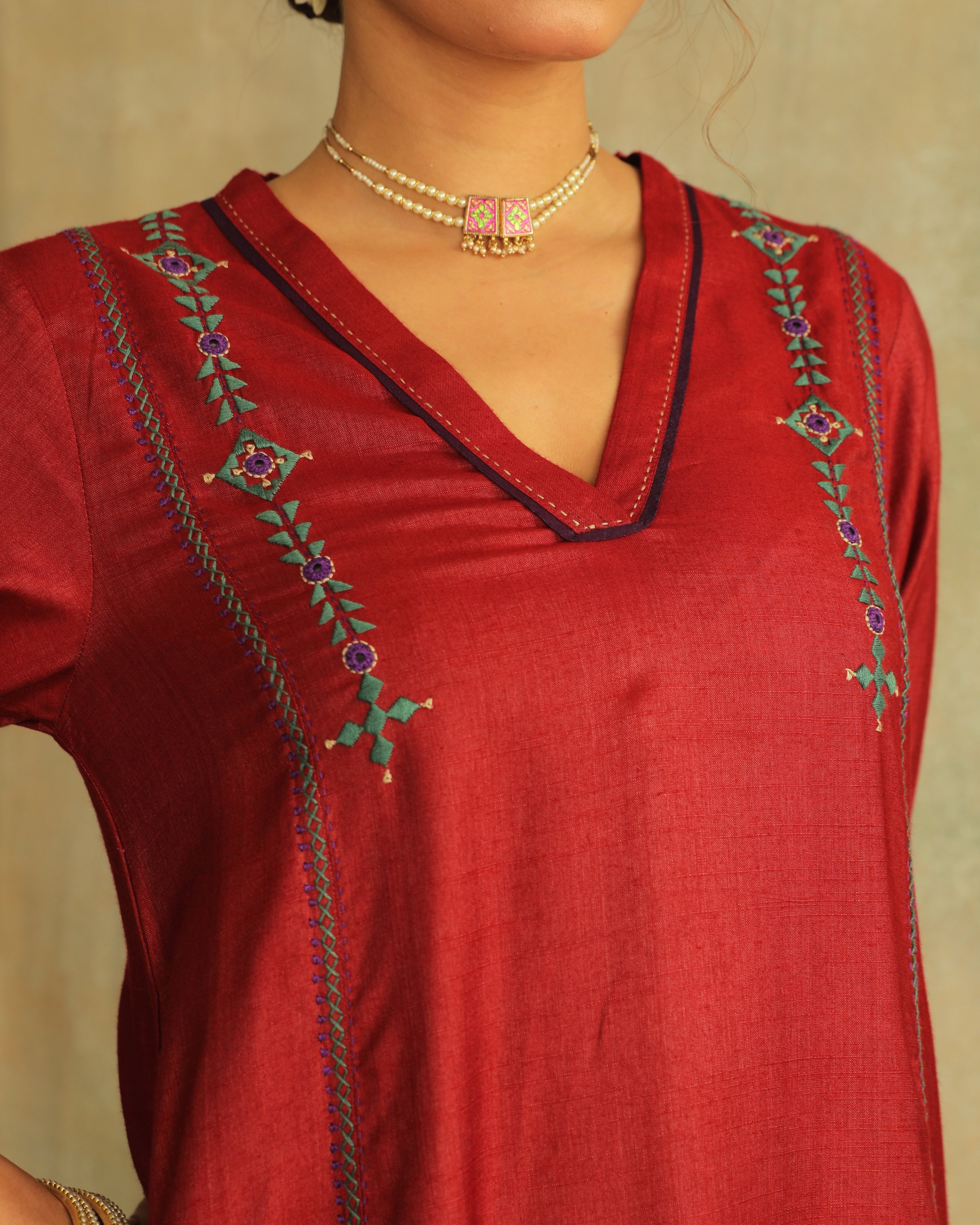 Pratha Maroom V-Neck Cotton-Silk Kurta With Soof Hand Embroidery