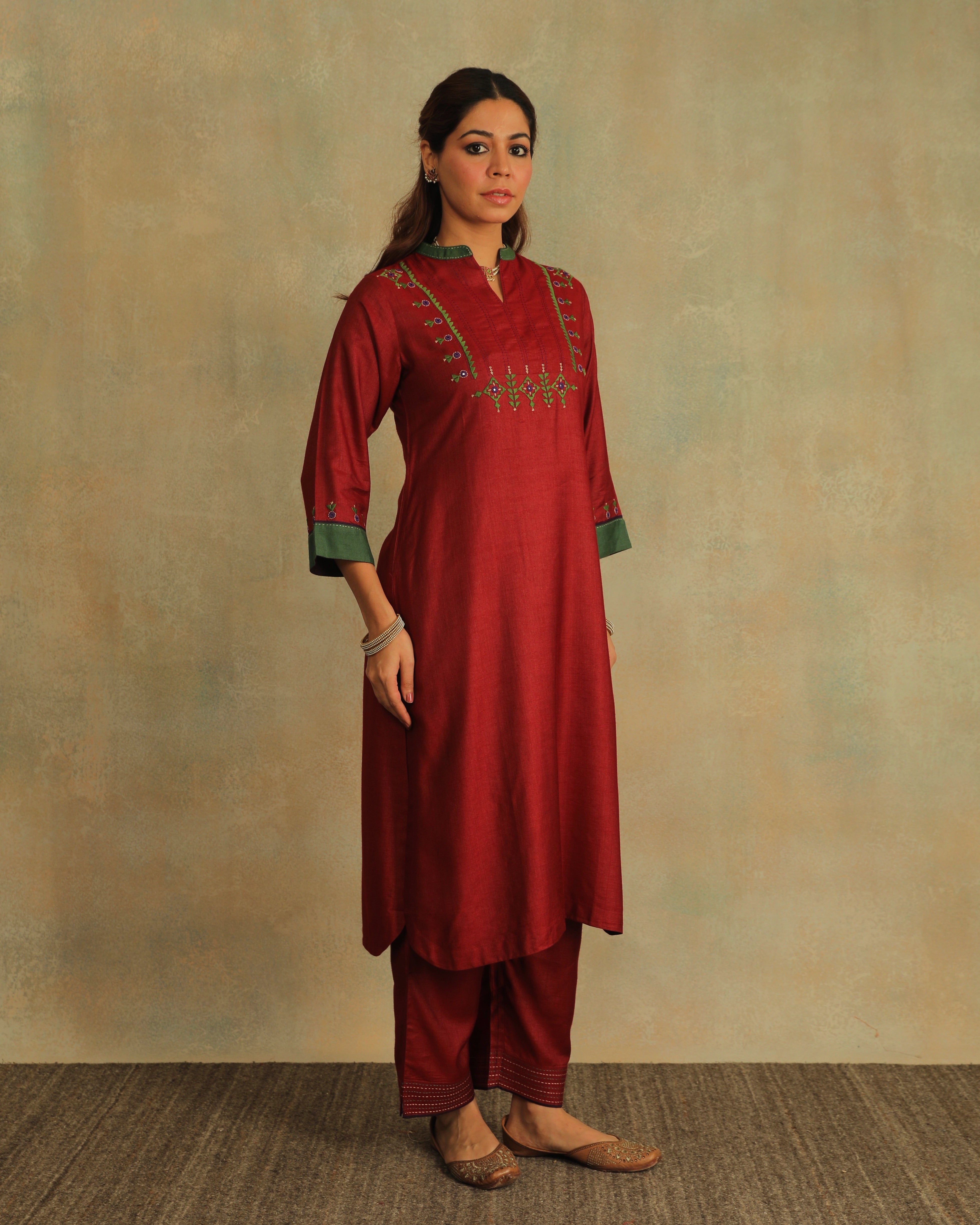 Pratha Maroon A-Line Cotton-Silk Kurta With Soof Hand Embroidery