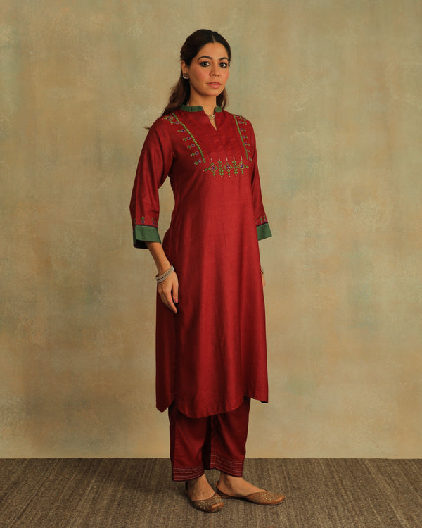 Pratha Maroon A-Line Cotton-Silk Kurta With Soof Hand Embroidery