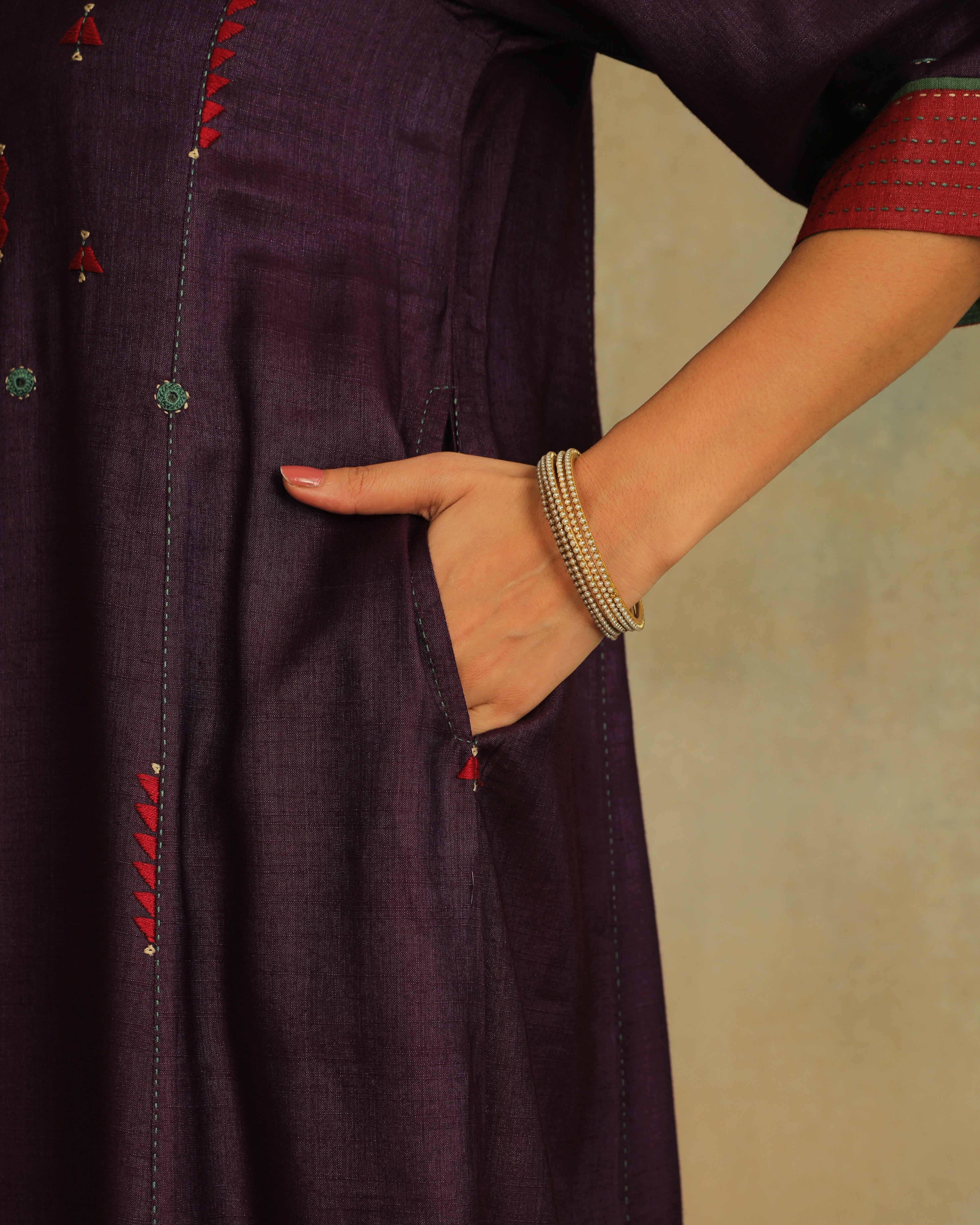 Pratha Jamuni Round-Neck Cotton-Silk Kurta With Soof Hand Embroidery