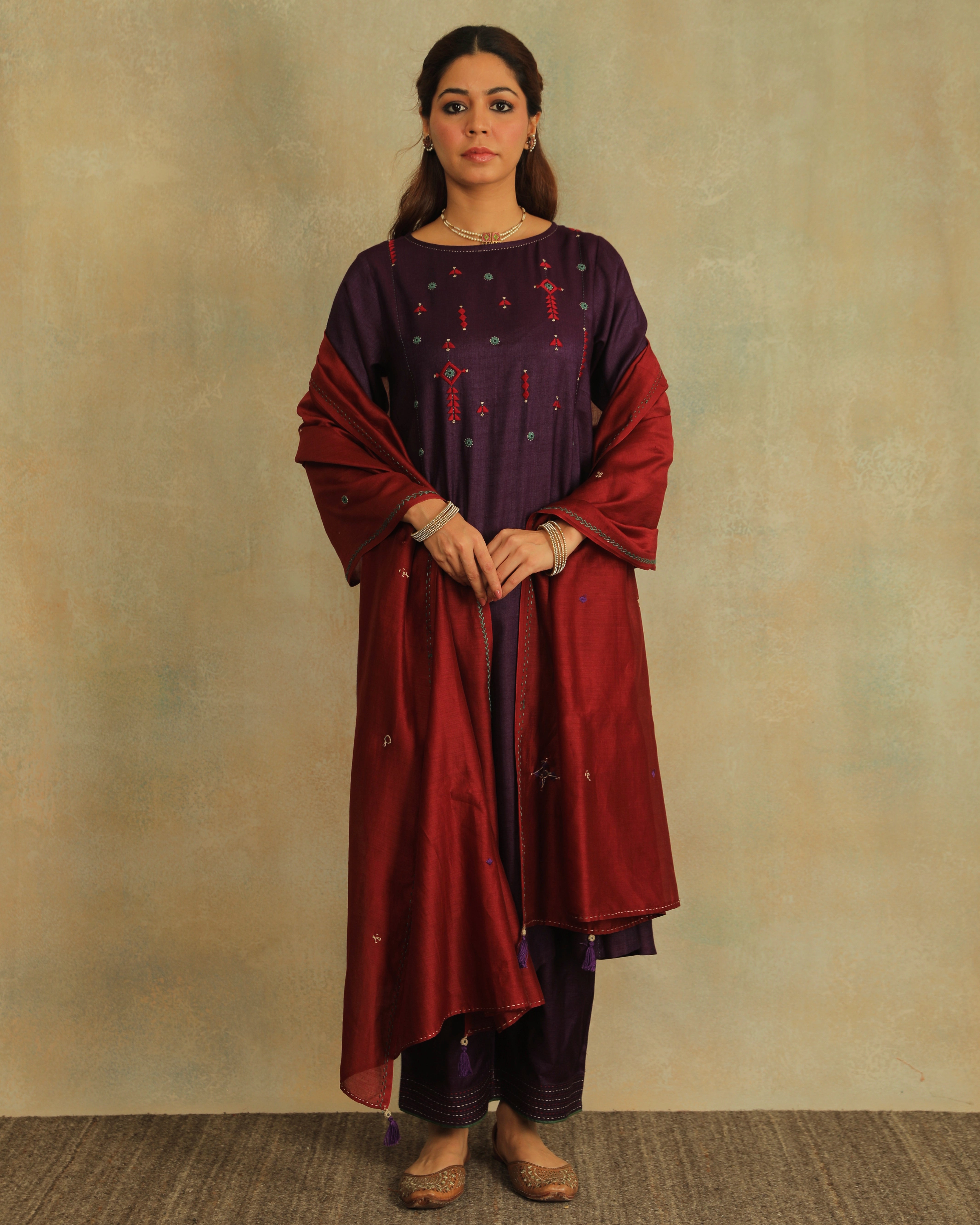 Pratha Jamuni Round-Neck Cotton-Silk Kurta With Soof Hand Embroidery