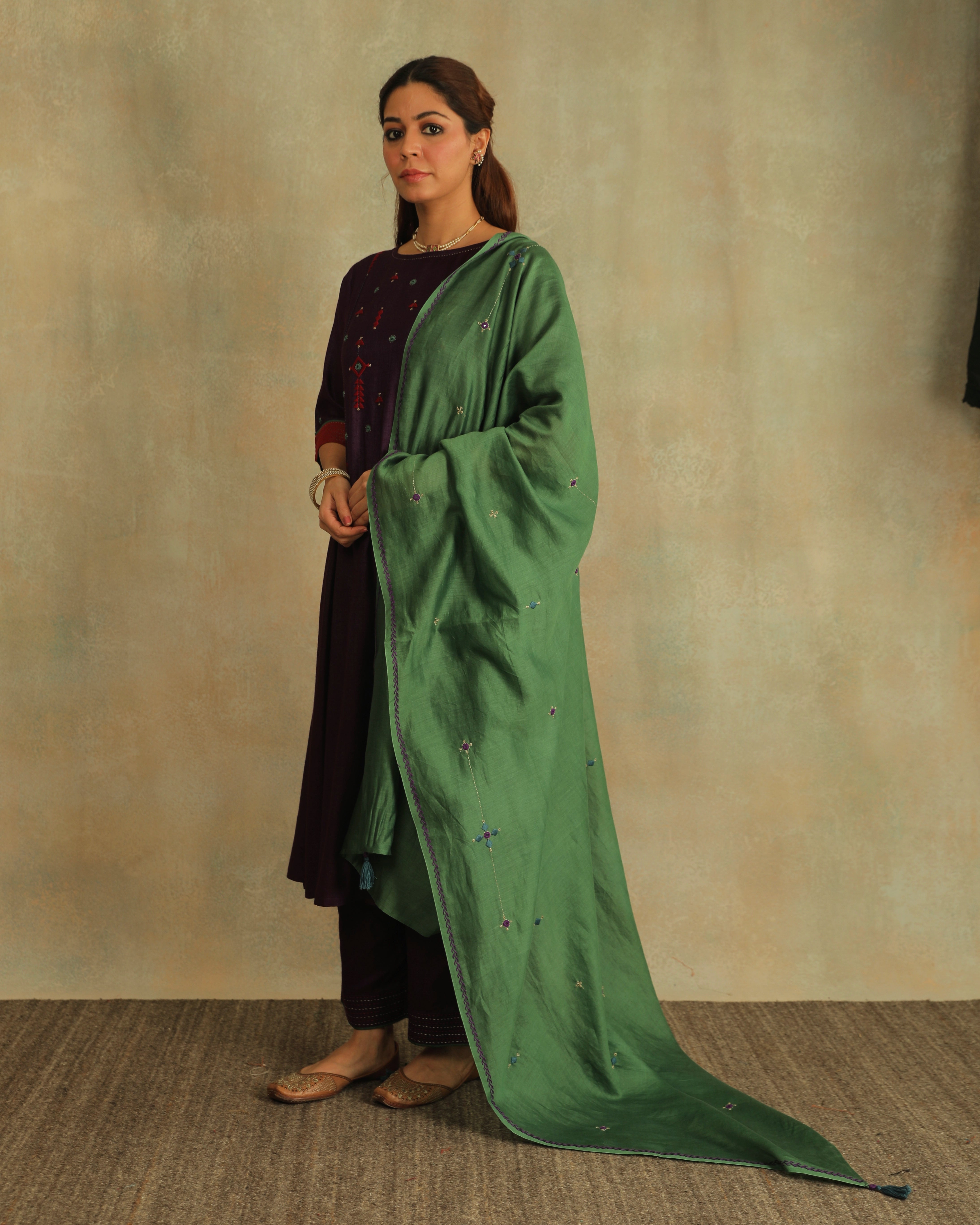 Pratha Jamuni Round-Neck Cotton-Silk Kurta With Soof Hand Embroidery
