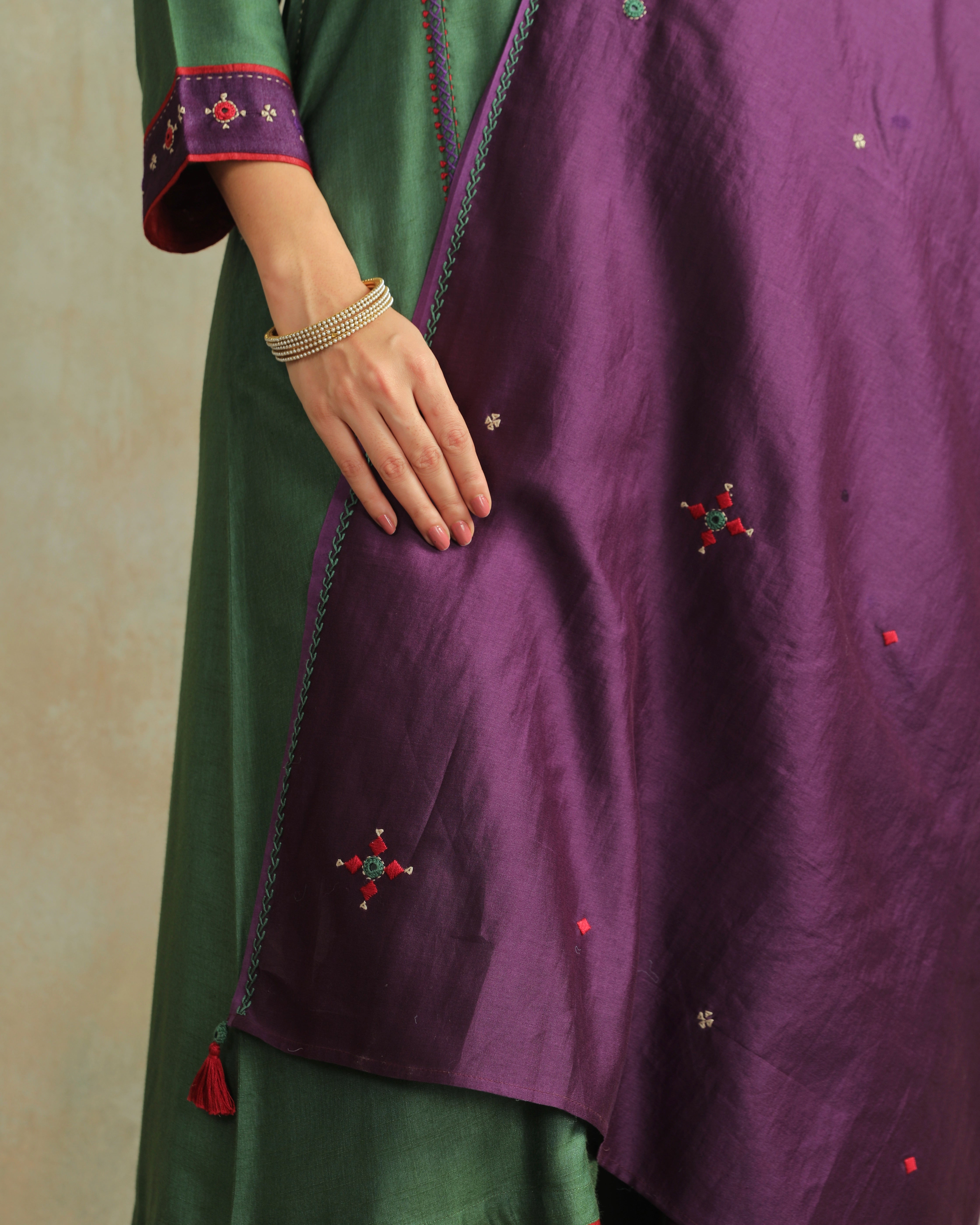 Pratha Jamuni Chanderi Dupatta With Soof Hand Embroidery