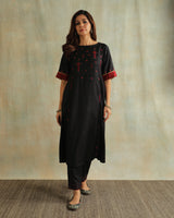 Pratha Black Round-Neck Cotton-Silk Kurta With Soof Hand Embroidery