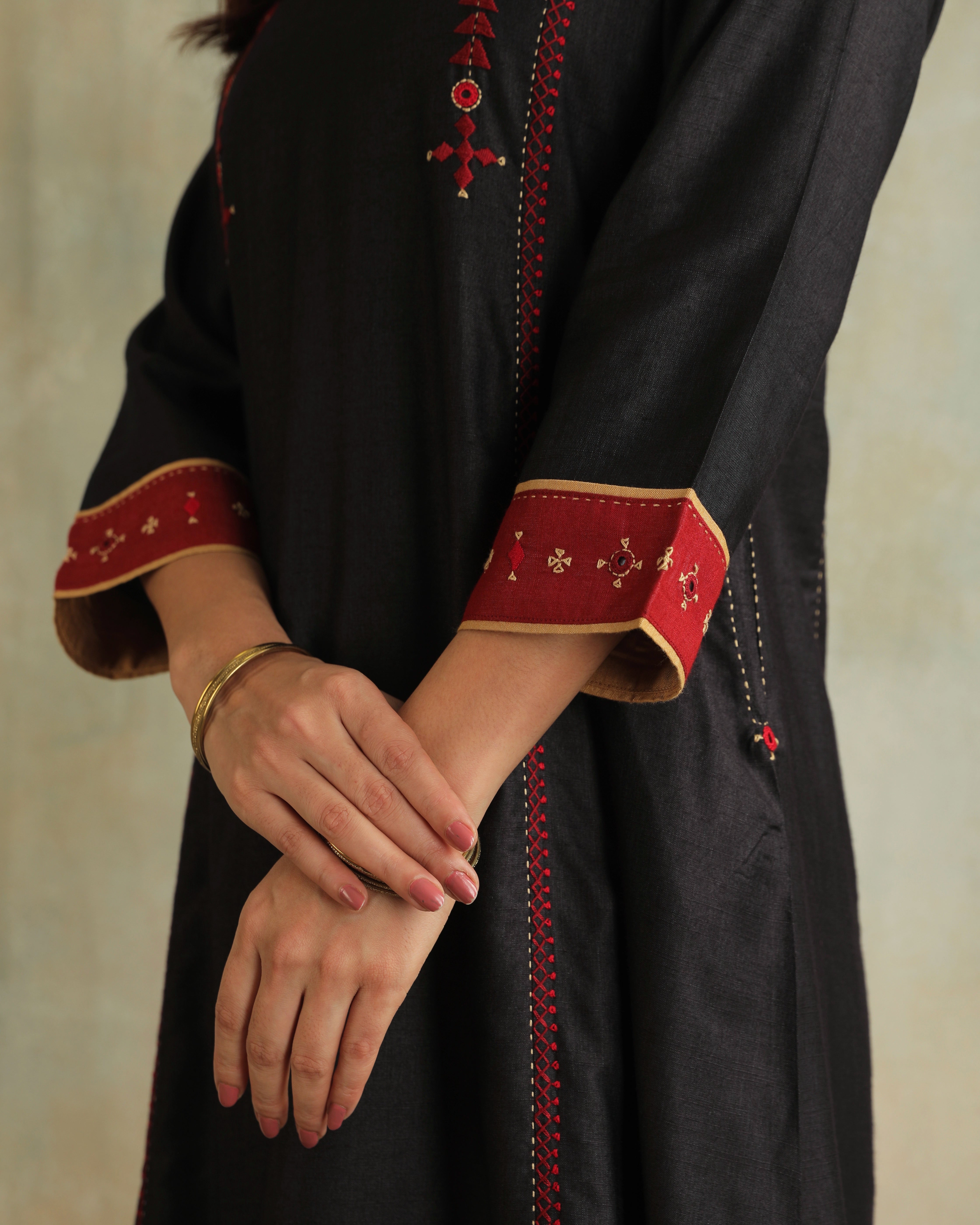 Pratha Black V-Neck Cotton-Silk Kurta With Soof Hand Embroidery