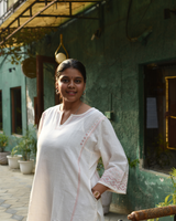 Avani Chikankari Off White Pure Cotton 3Q Sleeve Straight  Kurta