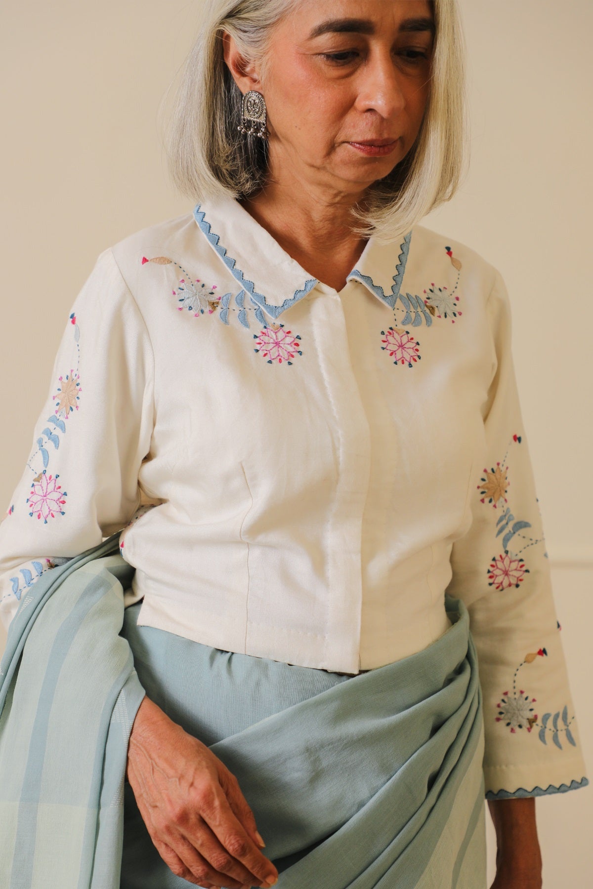 Idaya White Blouse With Pakkoh Embroidery
