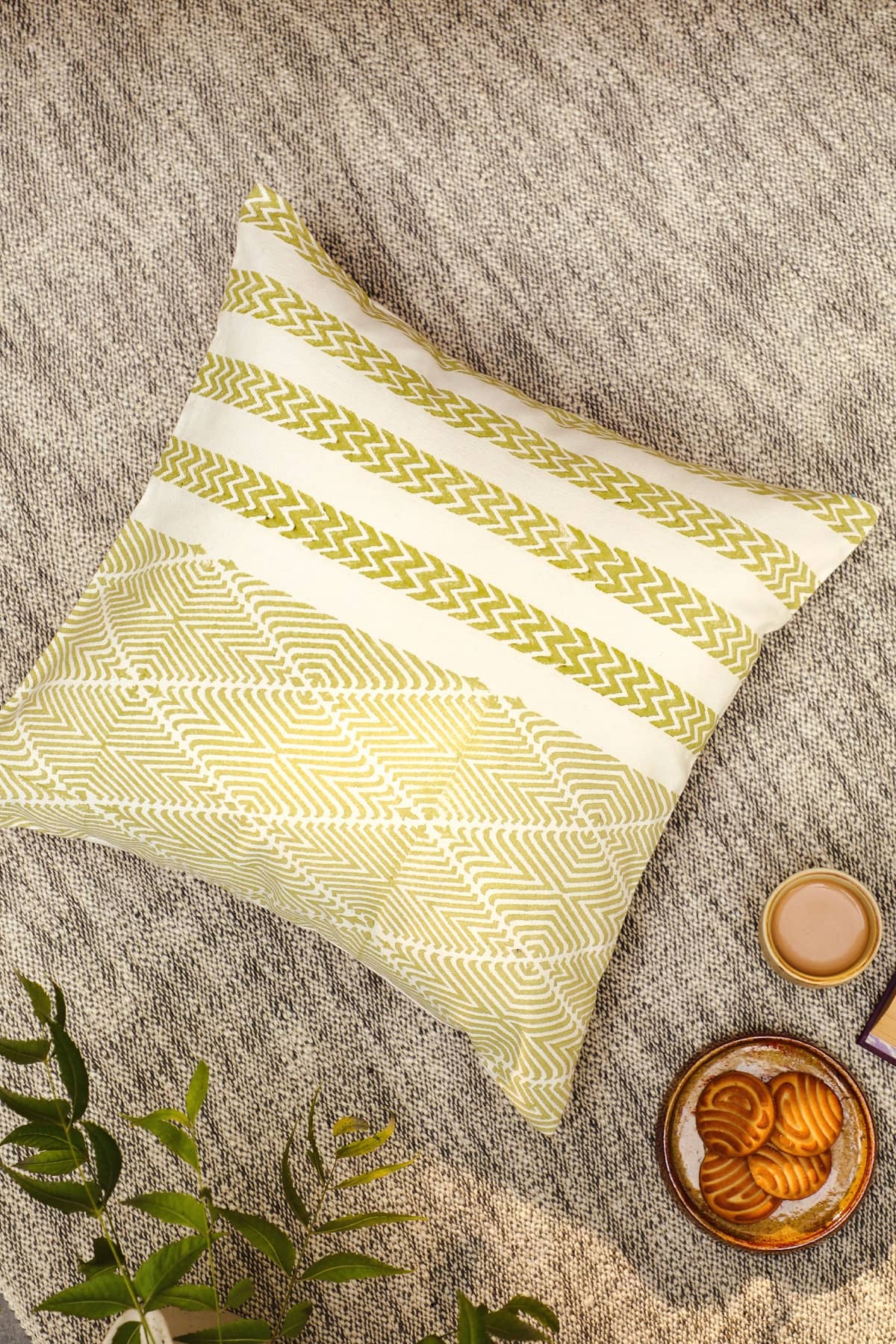 Aaira Big Green Patterned Cushion Cover