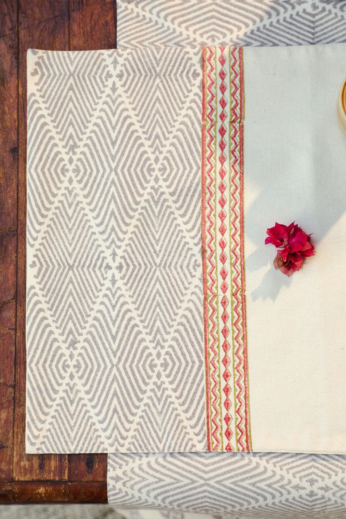 Aaira Grey Table Mat With Geometric Patterns