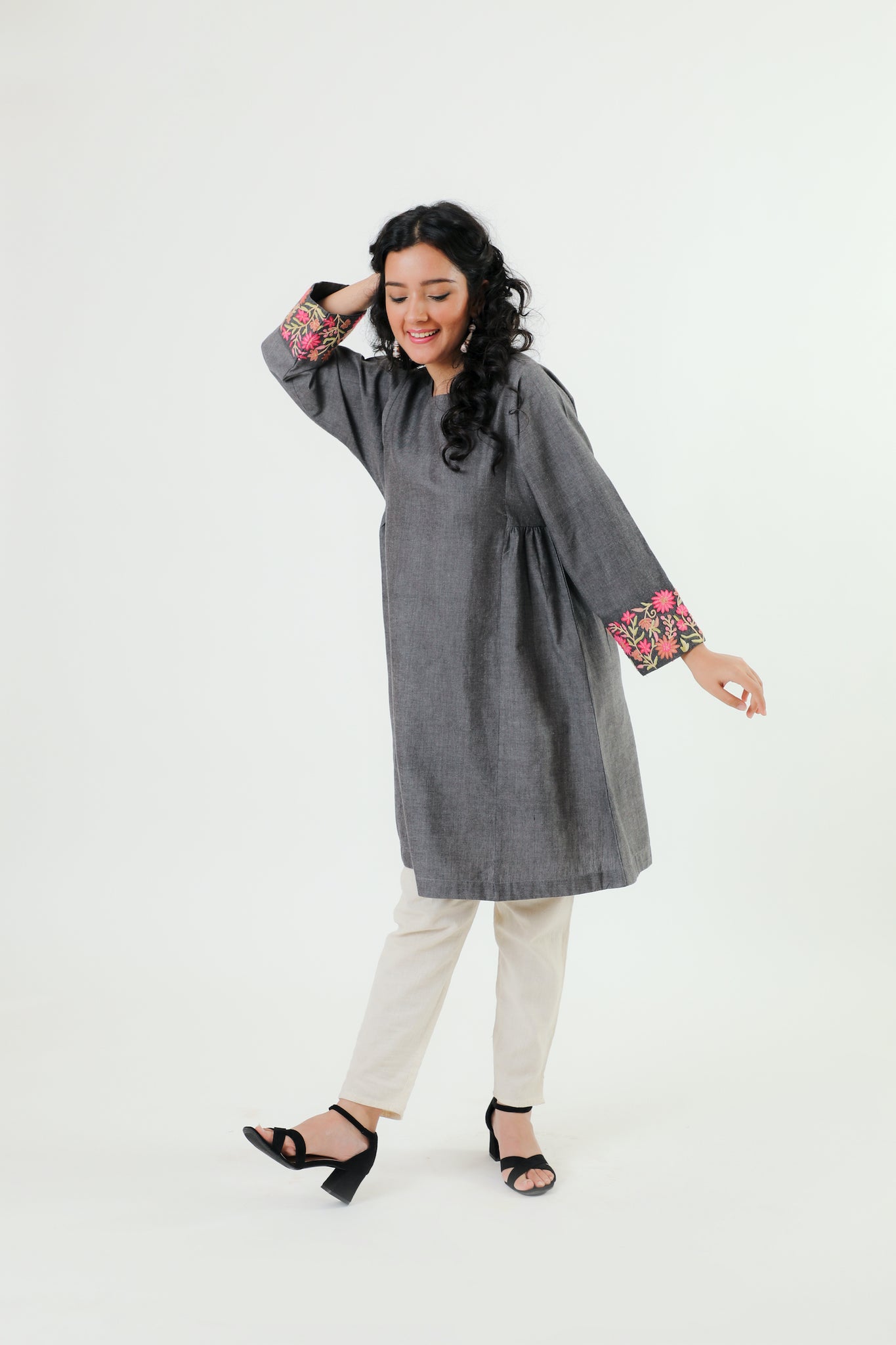 Gulnar Grey Tunic With Crewel Embroidery In Sleeve Ends